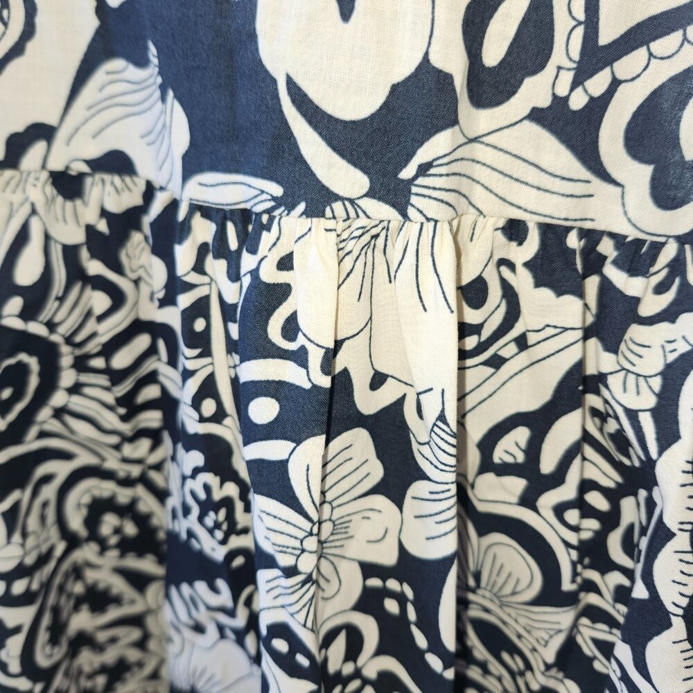 Nwt!! Bucket List V Neck Flutter Sleeved Print Ti… - image 7